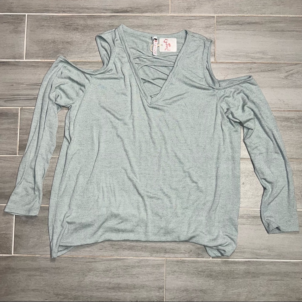 Poof! Light Green Long Sleeve Cold Shoulder V-Neck Sweater, Women’s Plus Size 3x